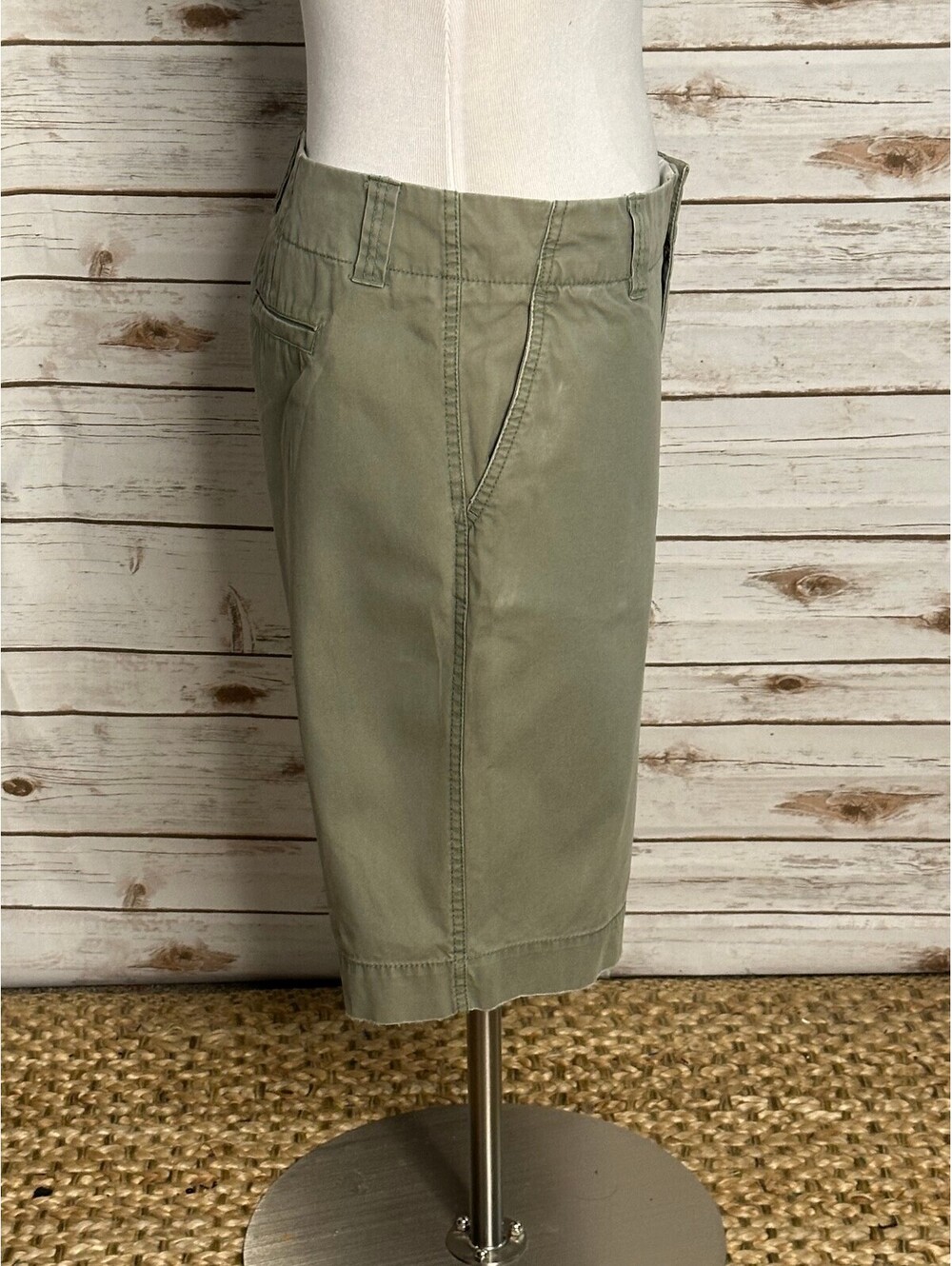GAP Favorite Chino olive green cotton bermuda shorts Size 16 - Picture 4 of 10